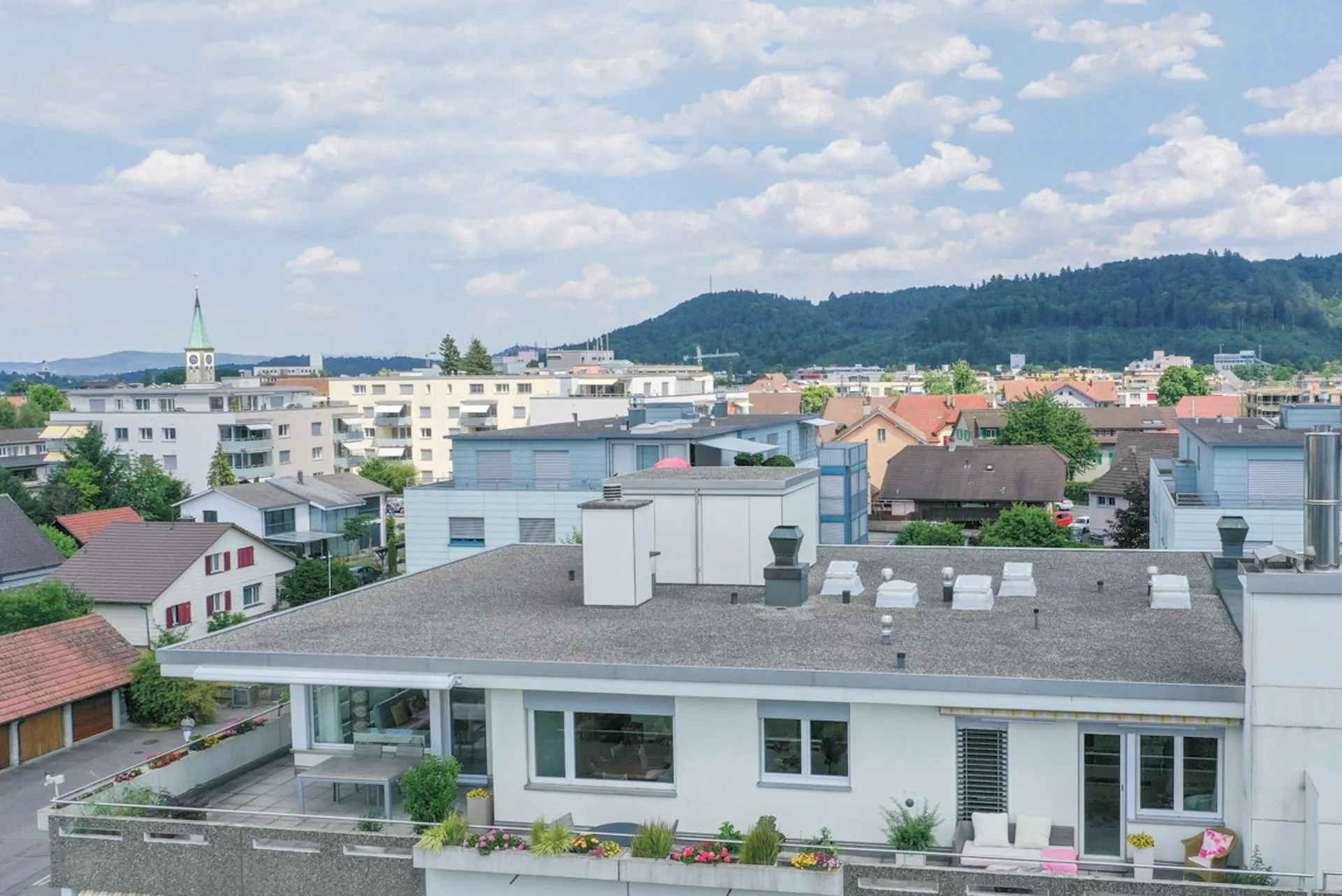 Dream home with a view: attic apartment with sun terrace!