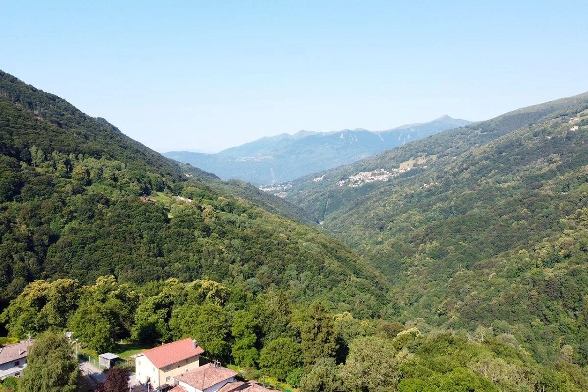 Un gioiello da ultimare in un angolo autentico del Ticino | Ein wie...
