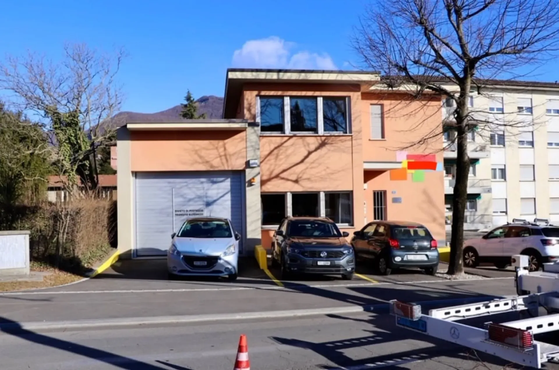 Vendesi o Affittasi Immobile Artigianale / commerciale / amministrativo con Uffici a Balerna