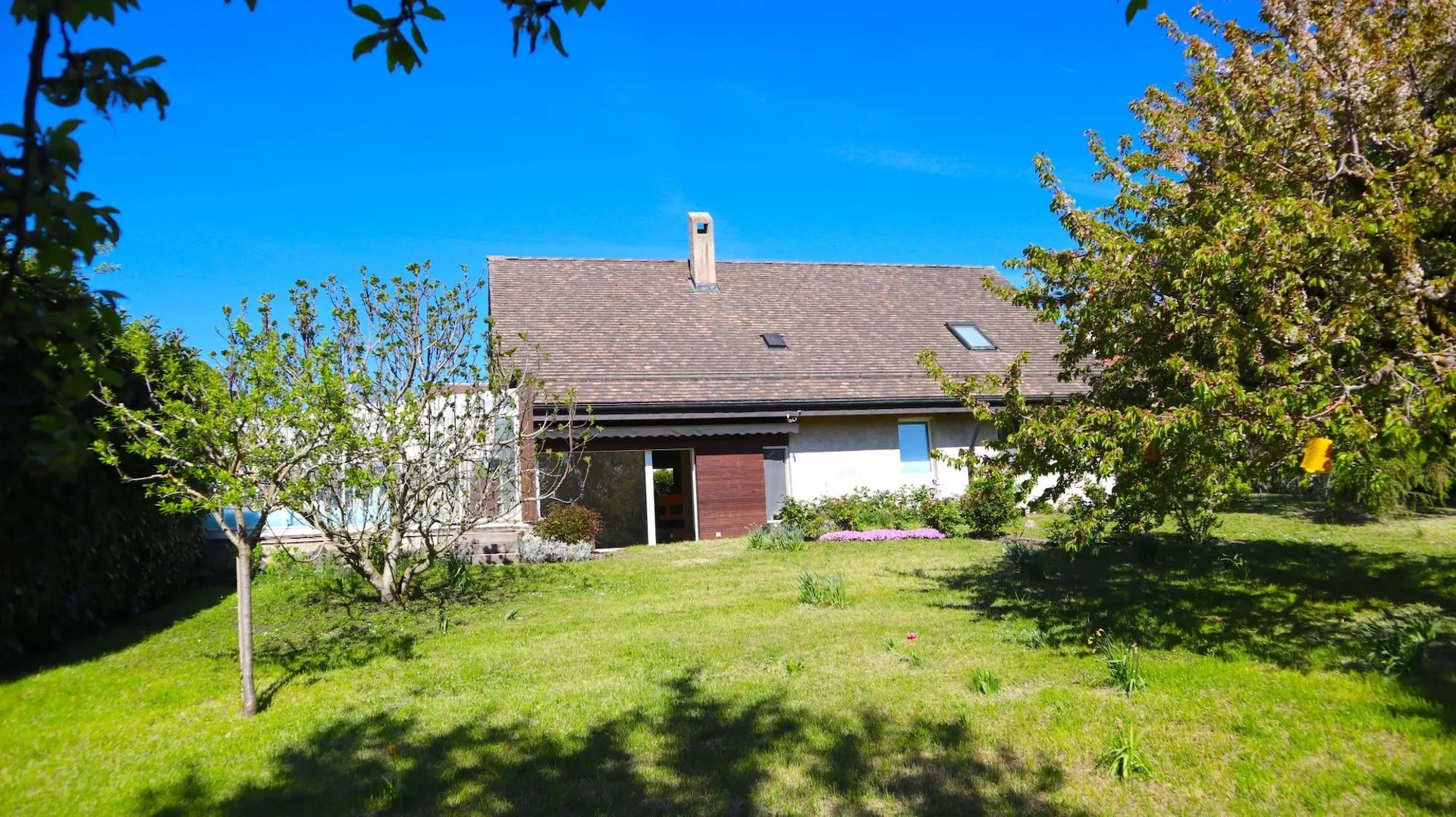 Familienvilla mit 5.5 Zimmern in Agiez mit Pool
