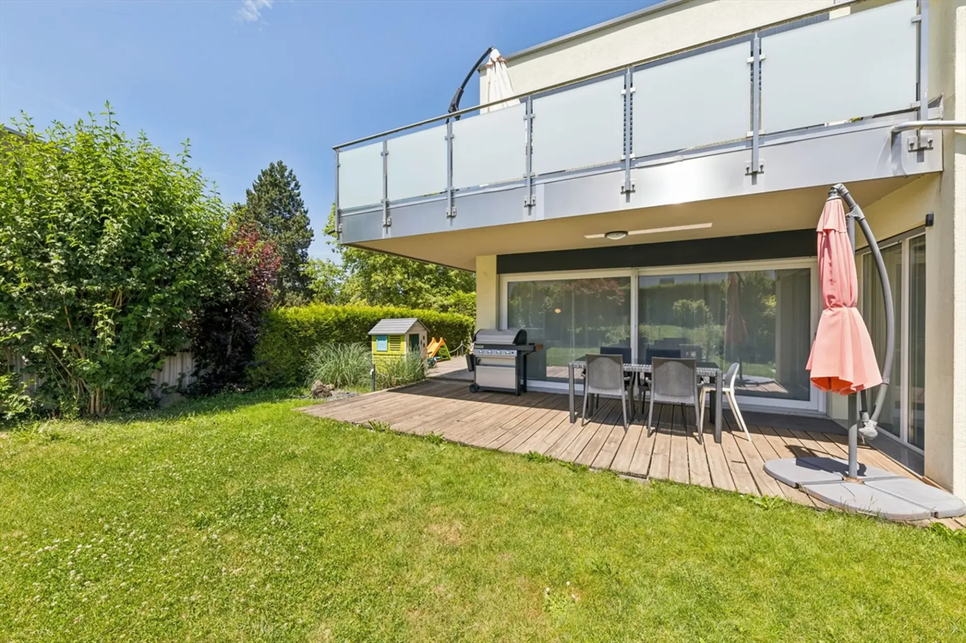 Magnifique appartement de 4.5 pièces avec terrasse et jardin à vendre à Rossens