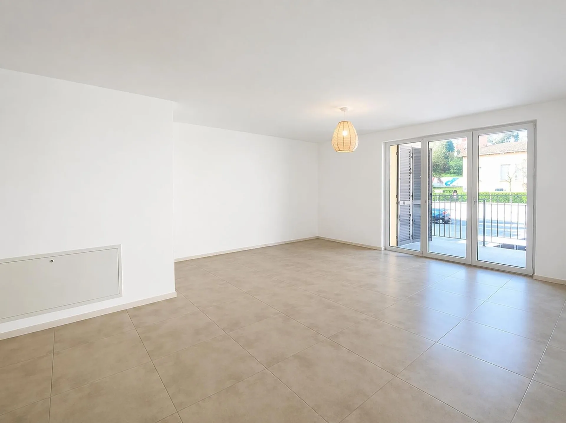 Modernes Apartment 4.5 Zimmer teilweise eingerichtet in Novazzano