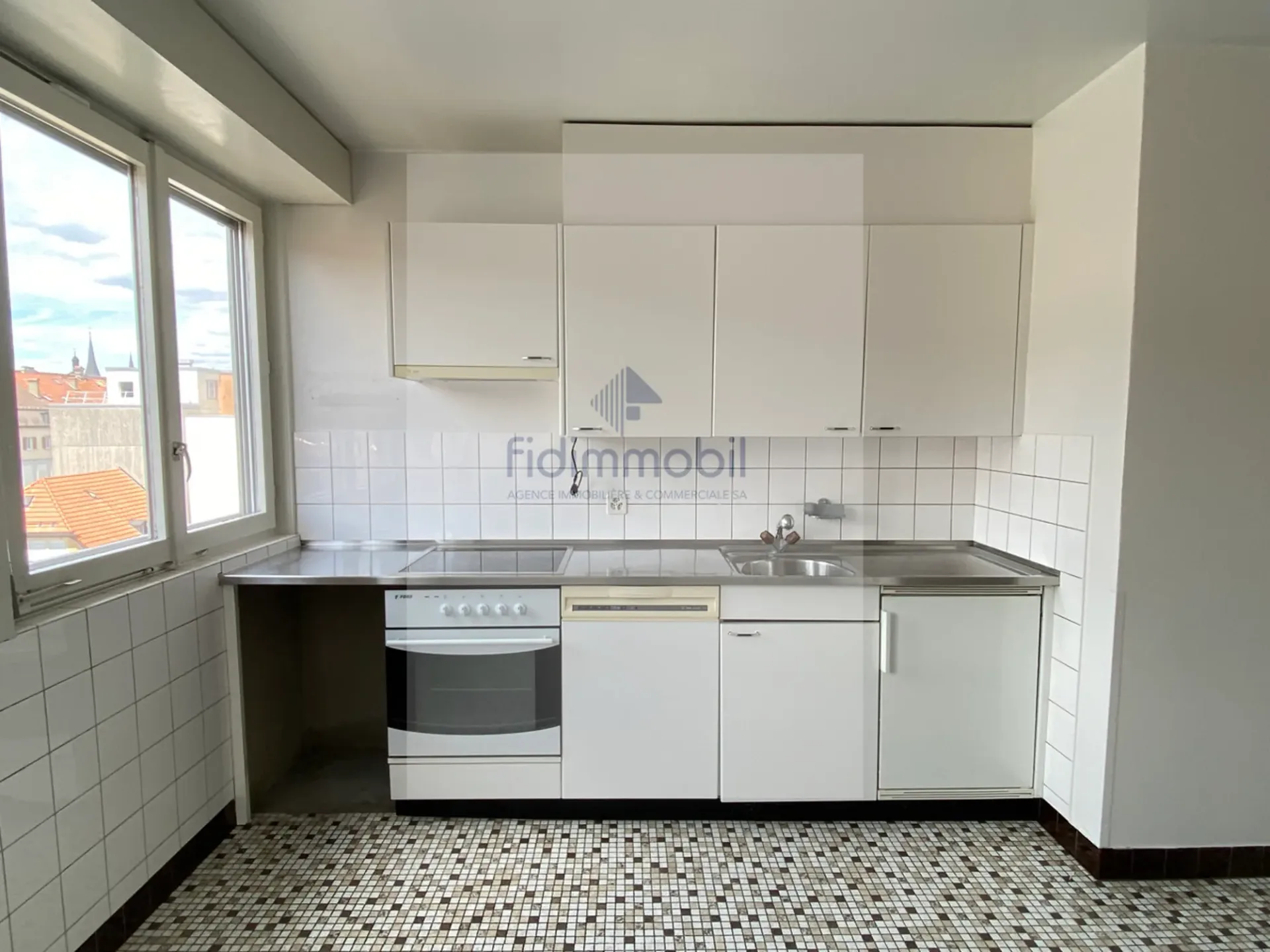 4 Stück 144 m2, Möglichkeit, als Büro zu mieten, Léopold-Robert 58, Chx