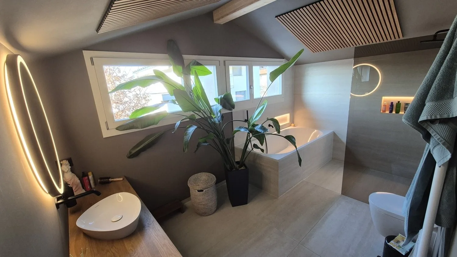 4 ZIMMER-HAUS IN UETENDORF (BE), MÖBLIERT, TEMPORÄR