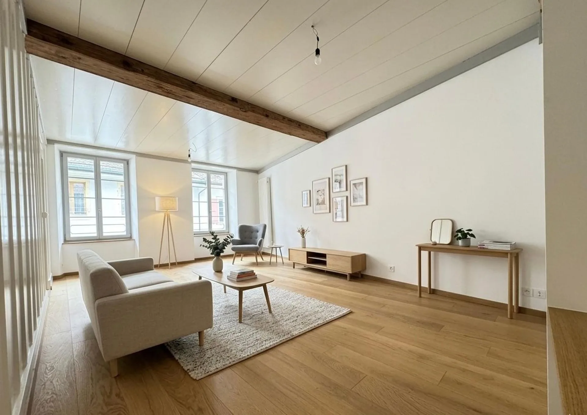 Charmante und frisch renovierte 2.5-Zimmer-Wohnung an sonniger und ruhiger Lage in Twann