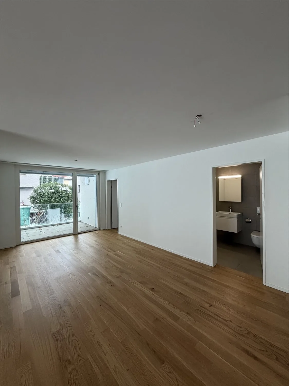 Helle 3.5 Zimmer Wohnung an zentraler Lage  per sofort verfügbar