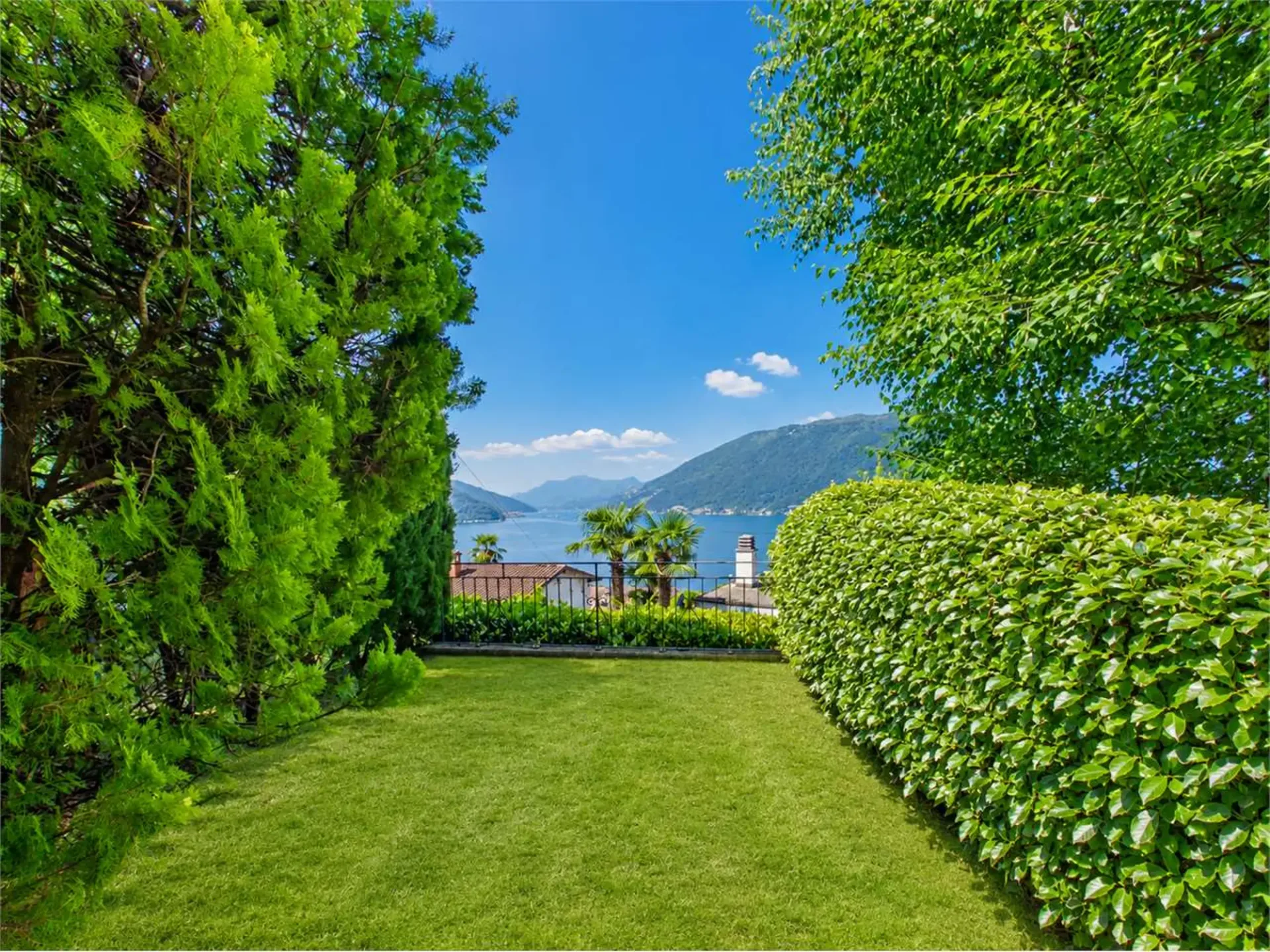 Bissone - Villa vista lago