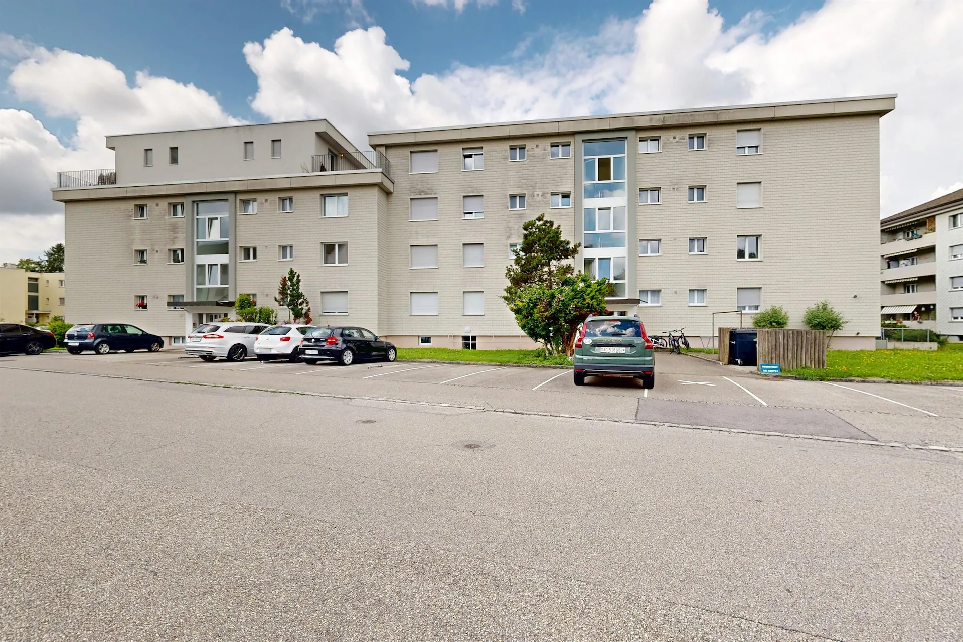 Grosszügige Familienwohnung in begrünter Wohnlage sucht Sie!
