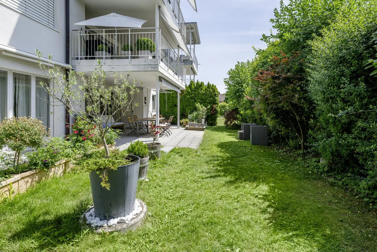 Hell, ruhig, naturnah: Gartenwohnung in familiärer Umgebung