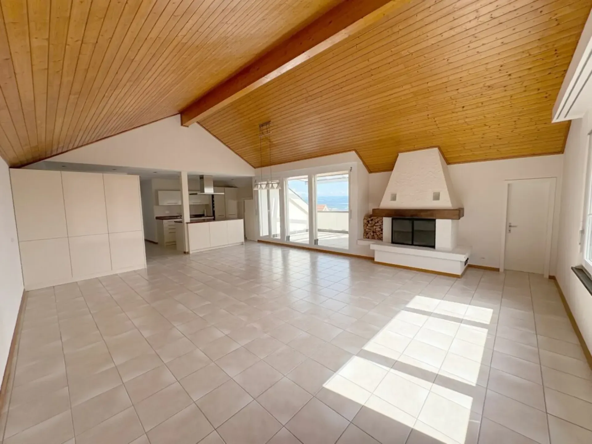 Grosszügige 4.5-Zimmer-Wohnung mit traumhafter Aussicht und 170 m² Nutzfläche