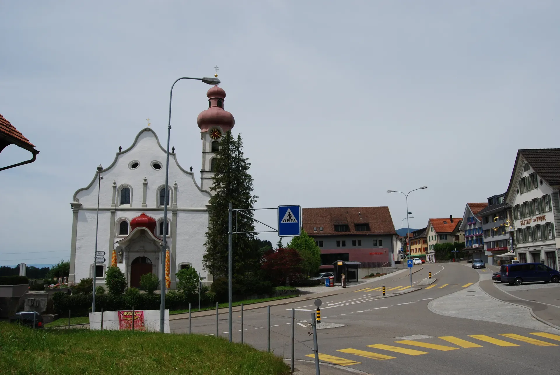 8725 Ernetschwil