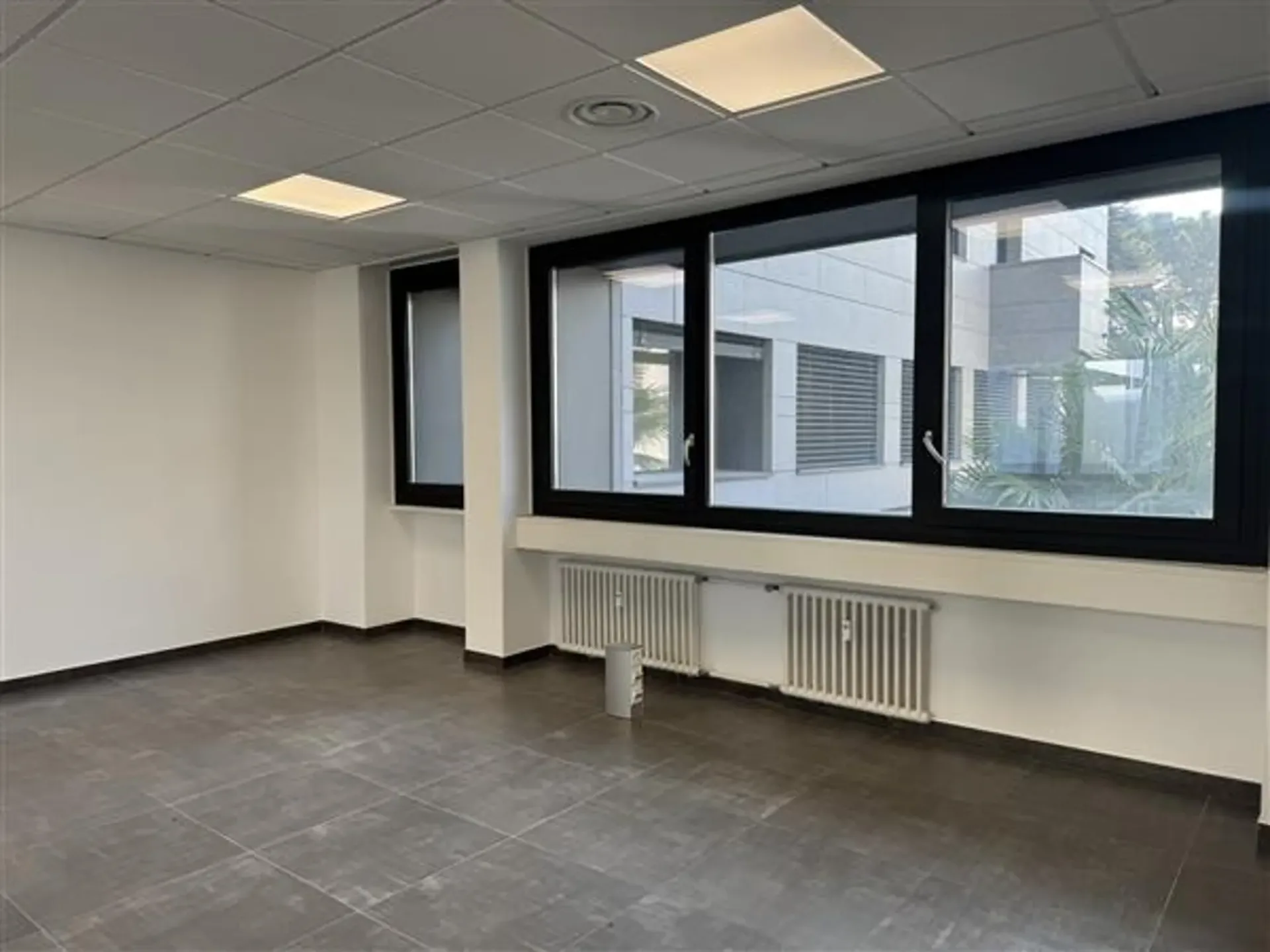 Lugano: Büro 5 Räume