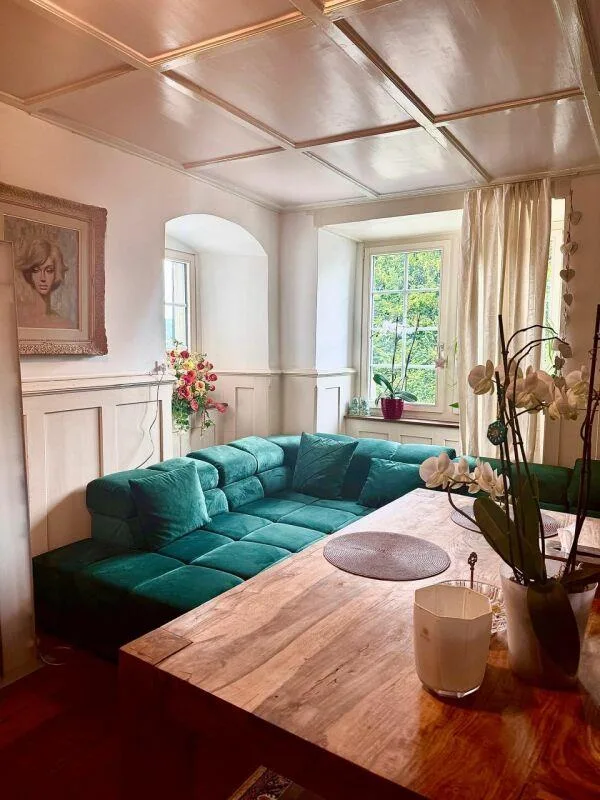 Wohnen mit Charakter - stilvolle 6.5 Zimmer Wohnung am Zürichsee