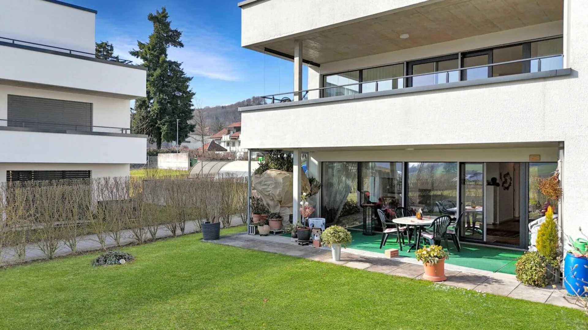 Appartamento a terrazza moderno e luminoso con grande giardino