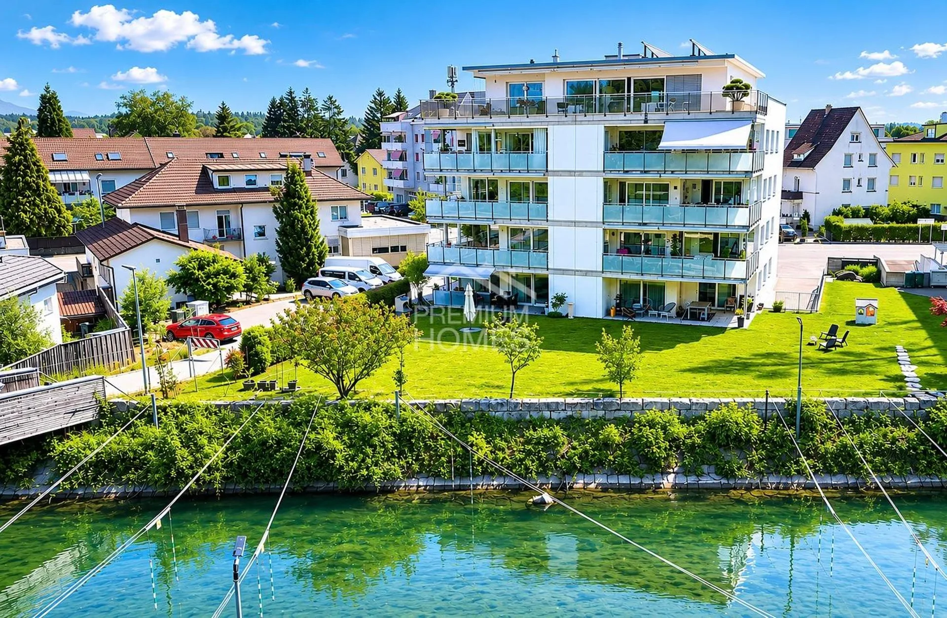 Qualità di vita elegante direttamente sul fiume Emme