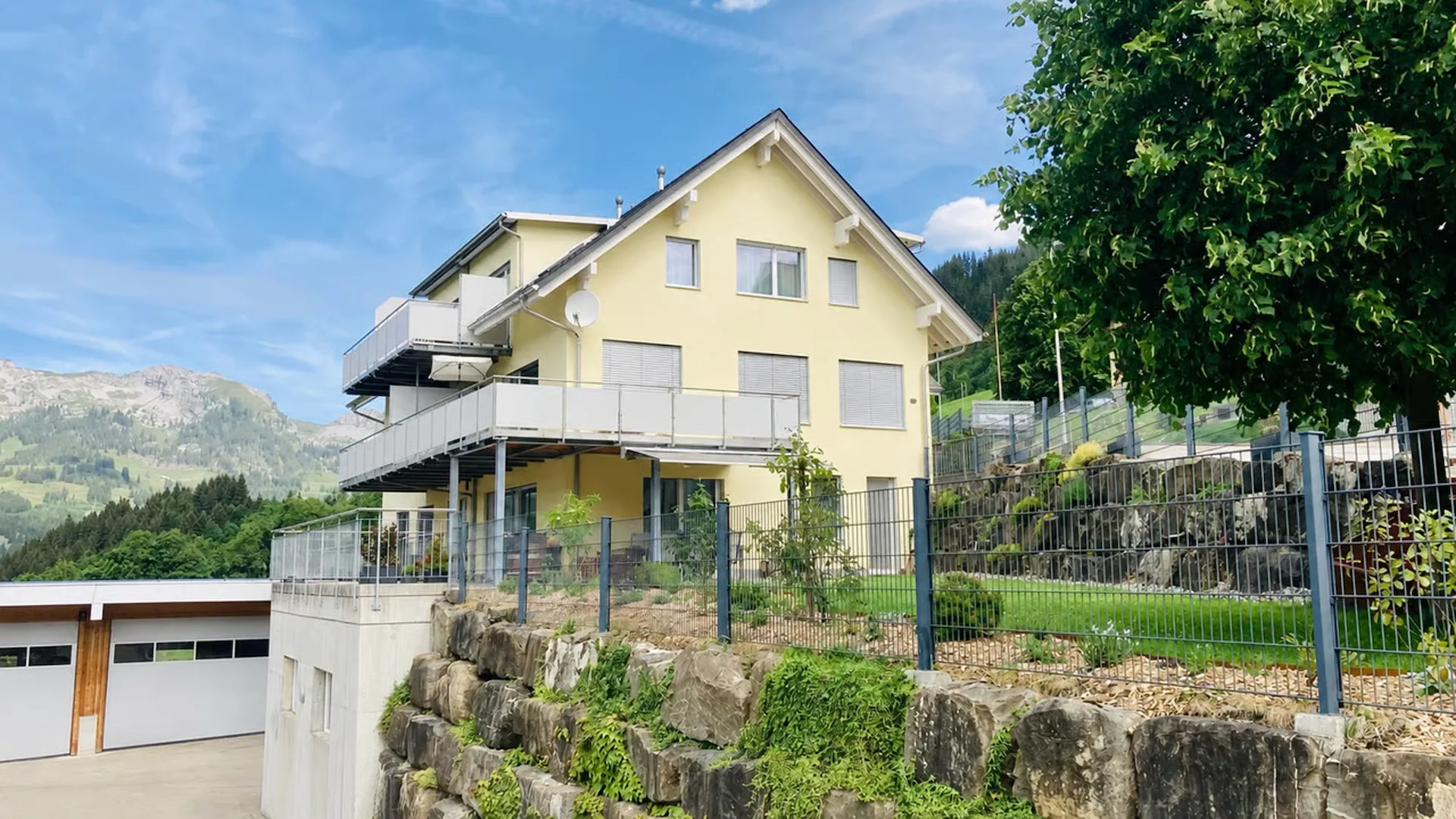 Moderne Wohnung mit herrlicher Weitsicht an zentraler Lage
