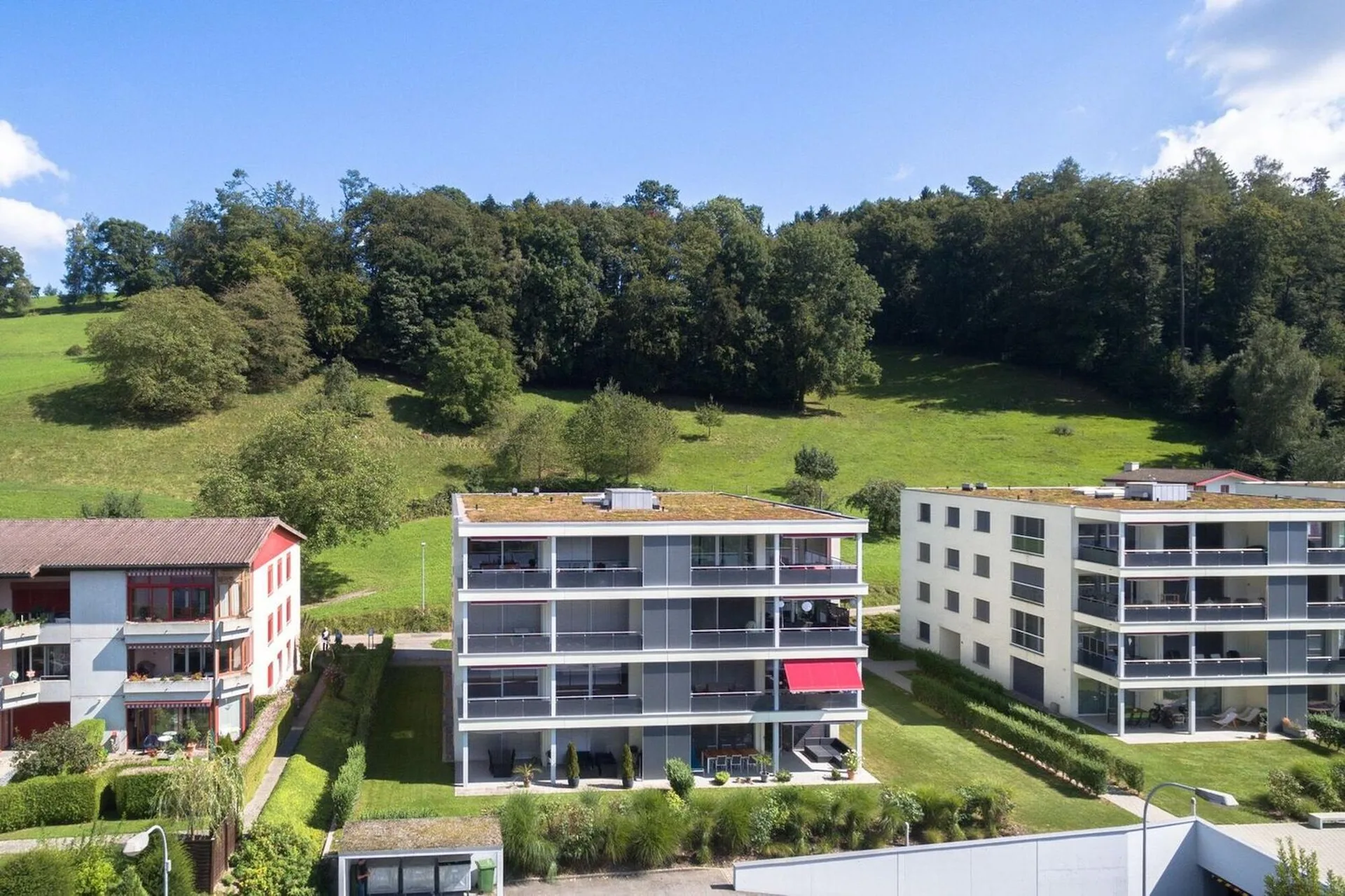 Very spacious 3.5 room apartment 106 m2 in sunny location