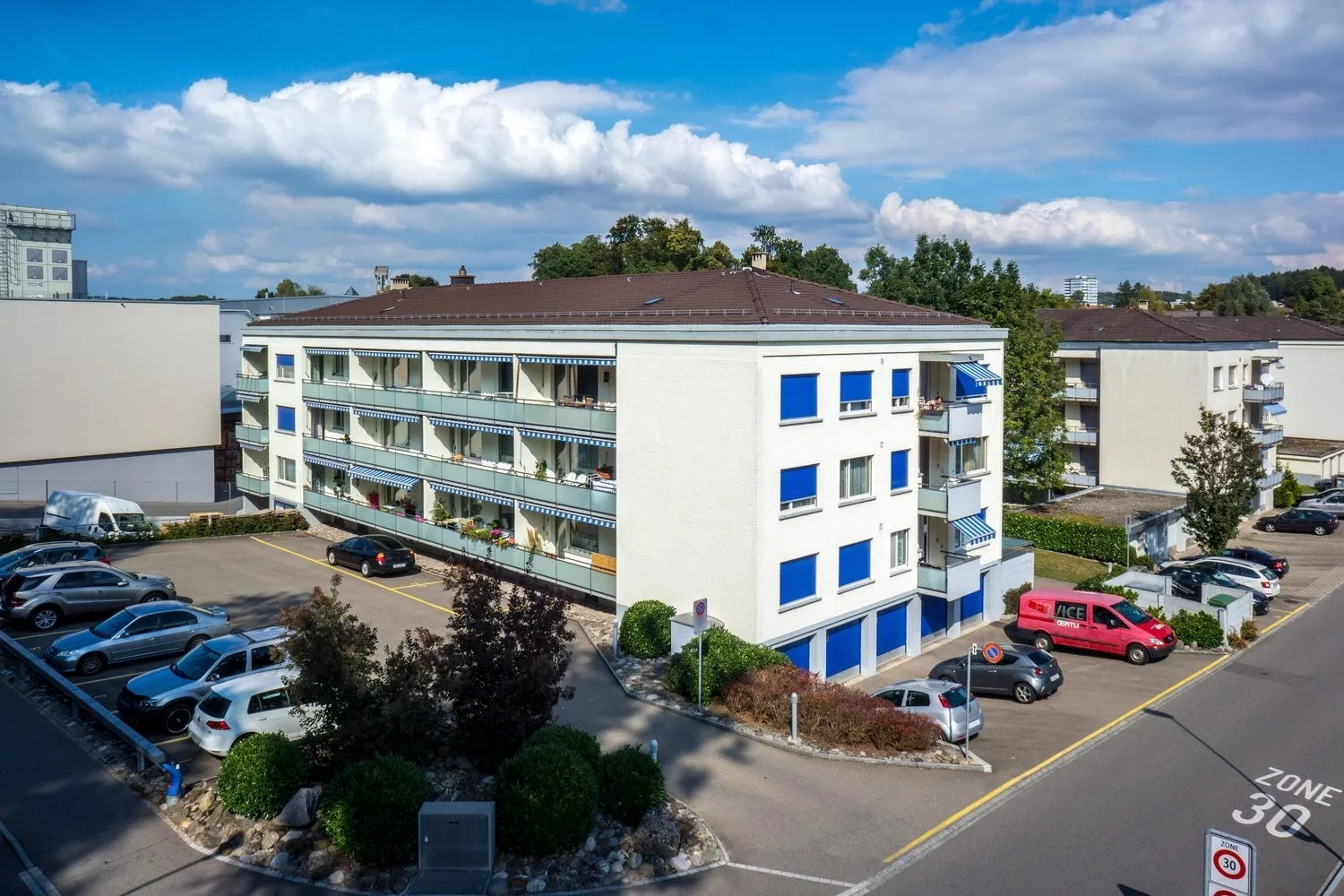 renovierte 2.5-Zimmerwohnung im Hochparterre mit Balkon