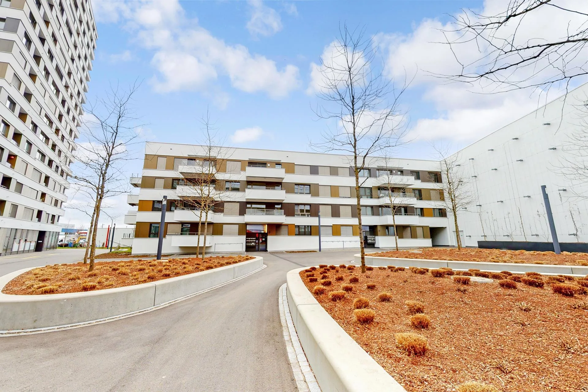 Top moderne Wohnung mit "Inhouse" Kino!