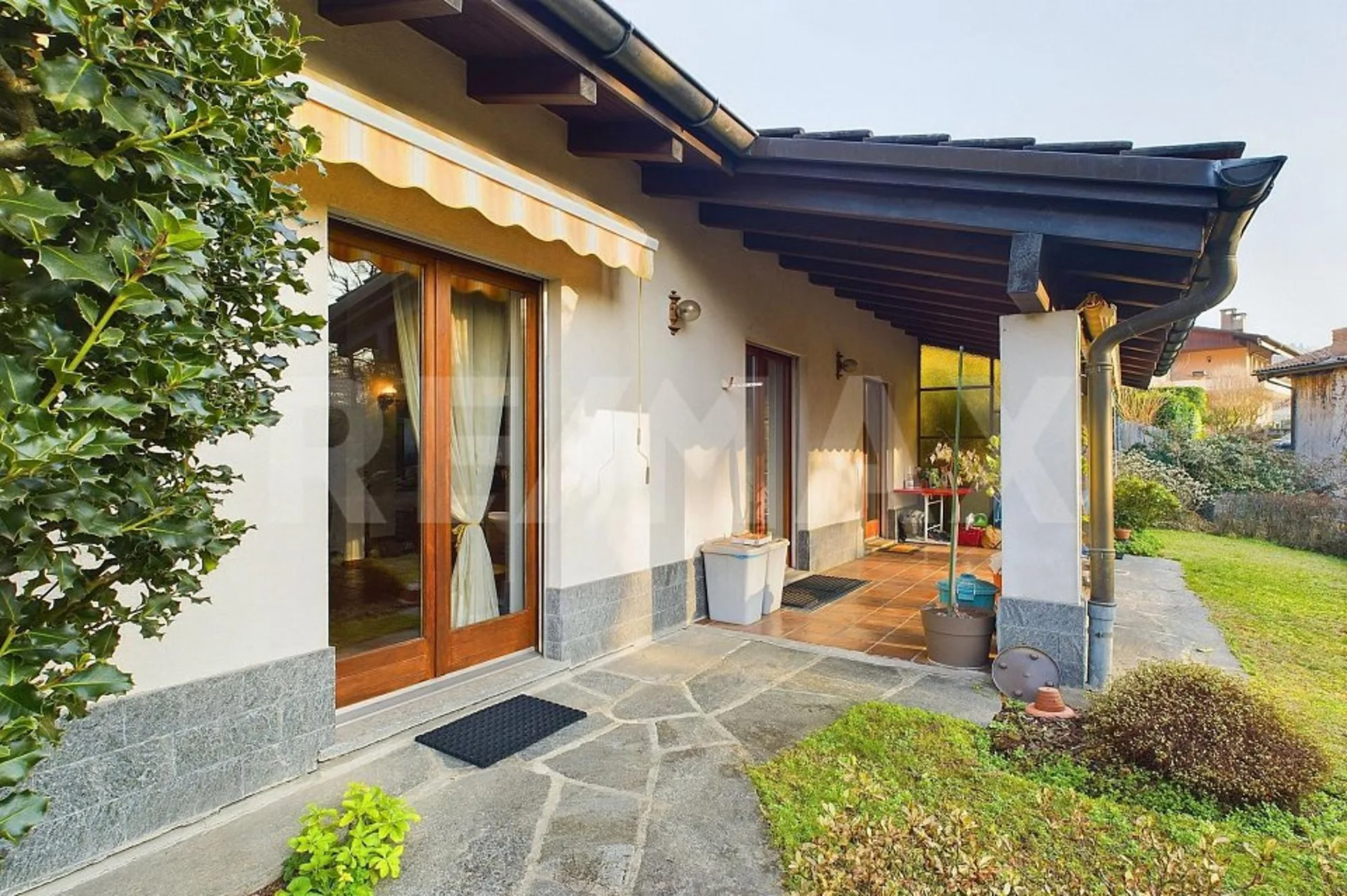 Villa mit Garten in Muzzano: das perfekte Gleichgewicht zwischen Privatsphäre und Komfort