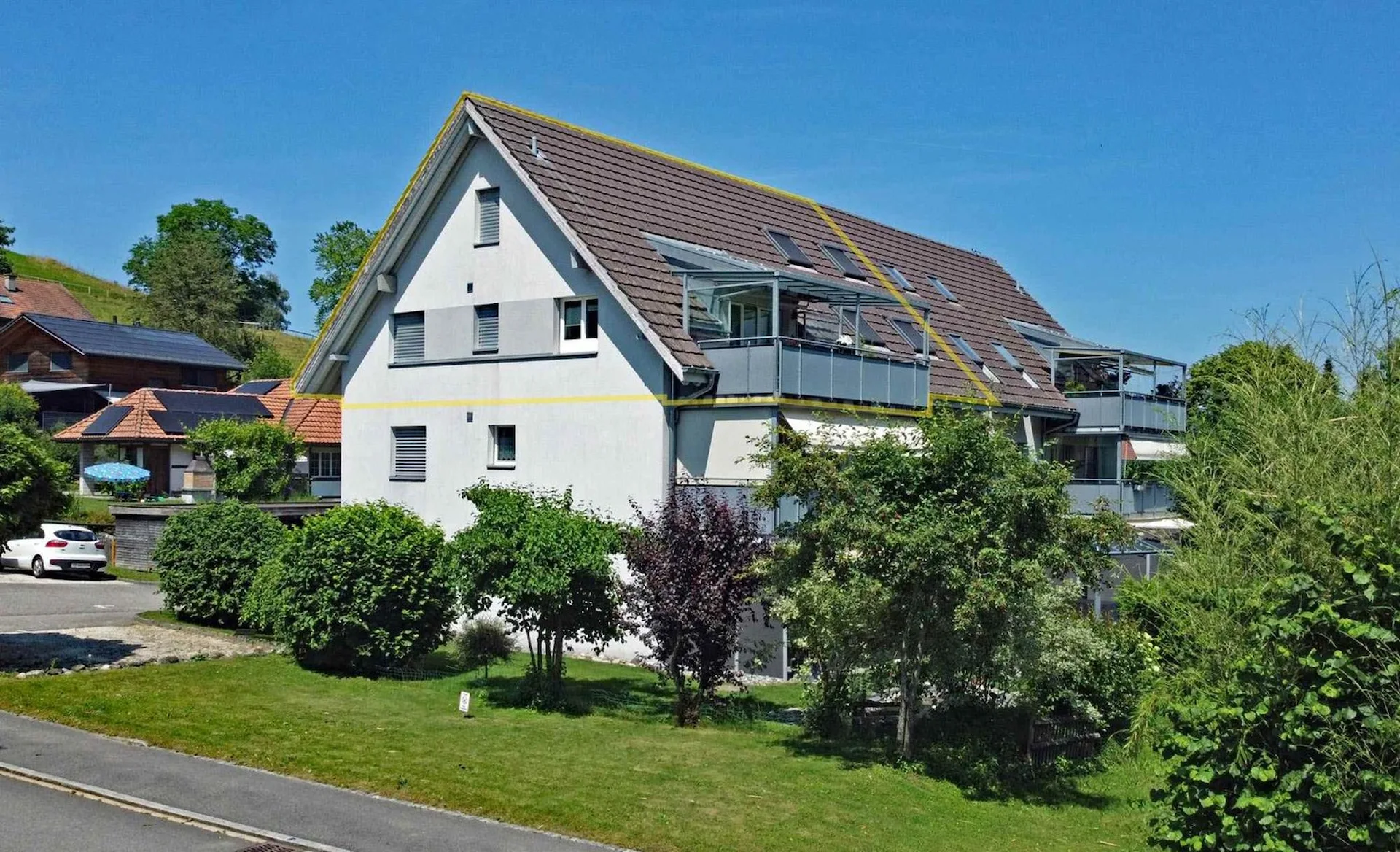 Im schönschte Egge vo Oberburg ä top-moderni Wohnig , wo mängs Eifamiliehuus i Schatte stöut