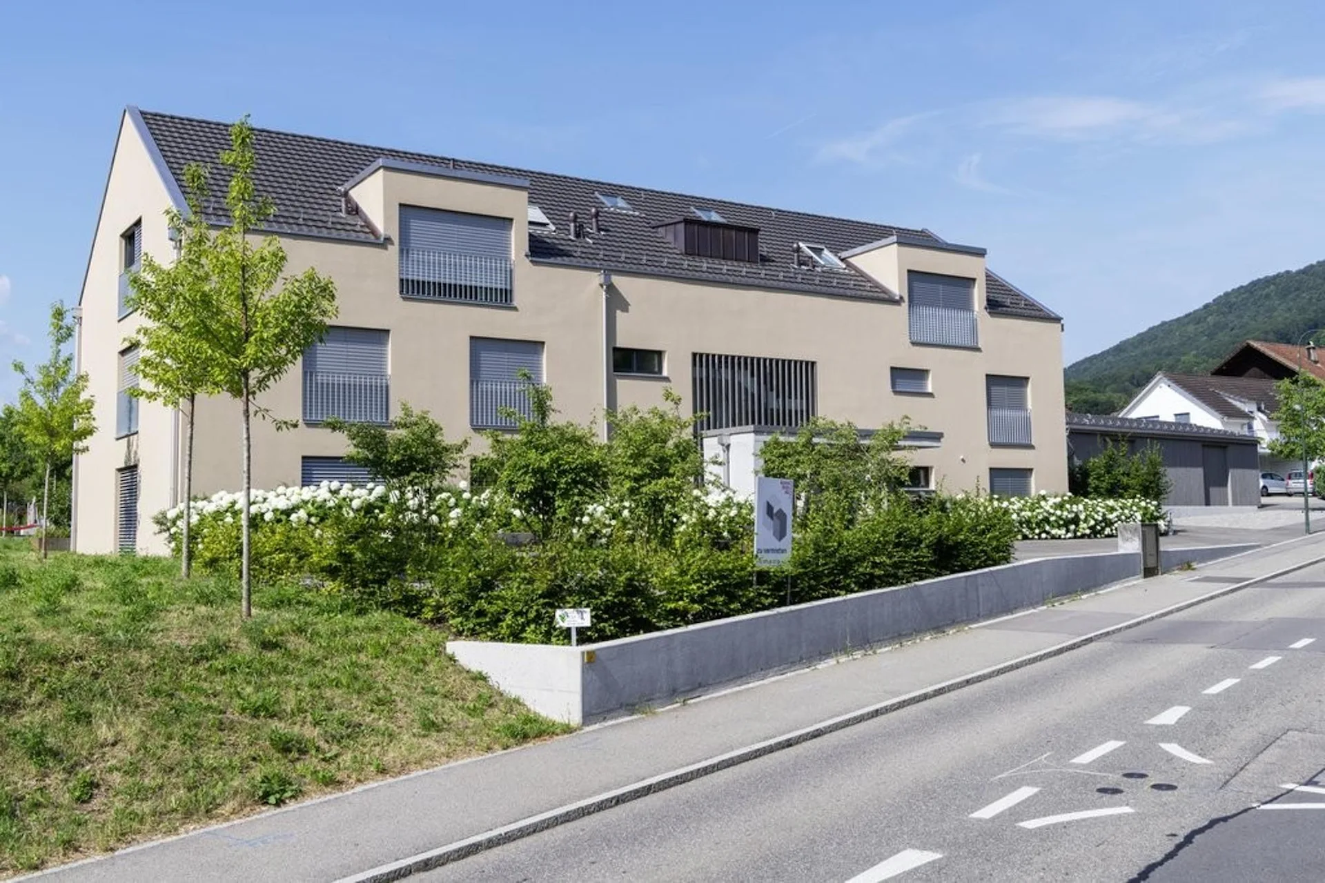 Moderne 3,5-Zimmer-Wohnung mit Gartensitzplatz