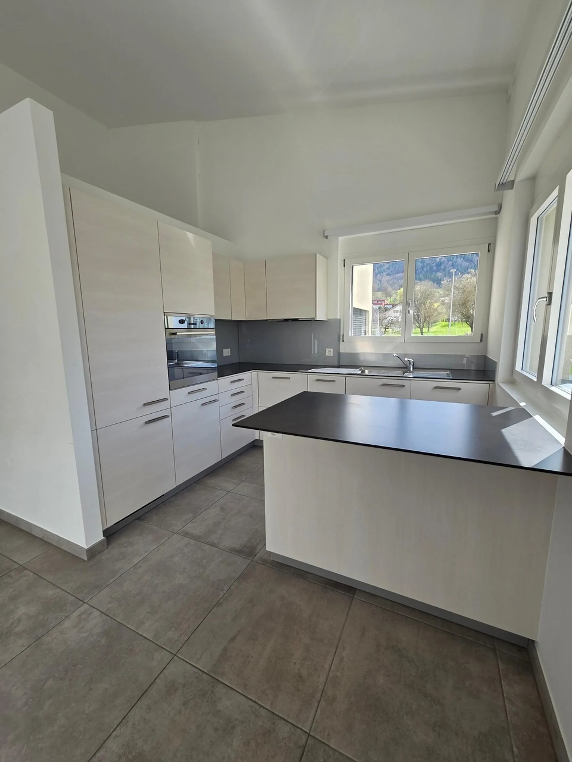 Wohnung von 98 m2, 4 Zimmer im 1. Stock, ohne Aufzug